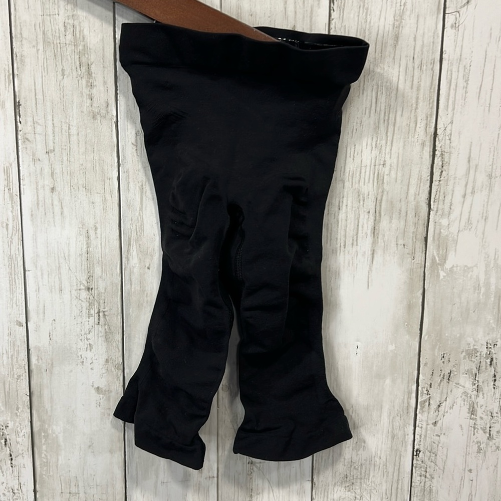 Skims Mid Thigh Sculpting High Rise Shorts Size XXS/XS Black